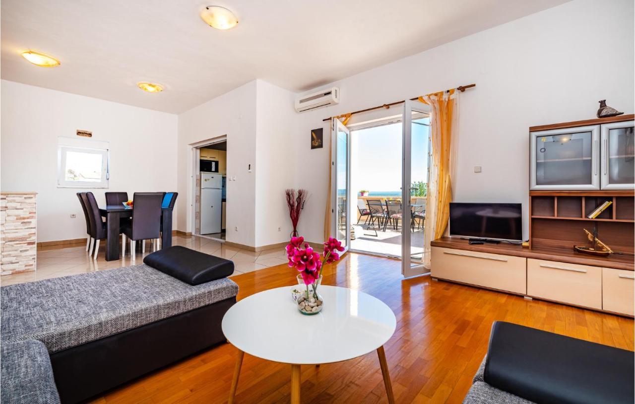 Beautiful Apartment In Maslenica With Kitchen Ngoại thất bức ảnh