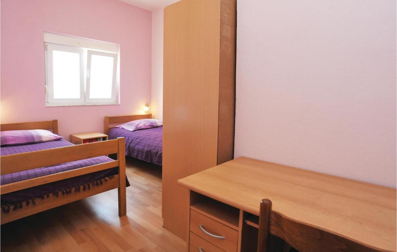 Beautiful Apartment In Maslenica With Kitchen Ngoại thất bức ảnh