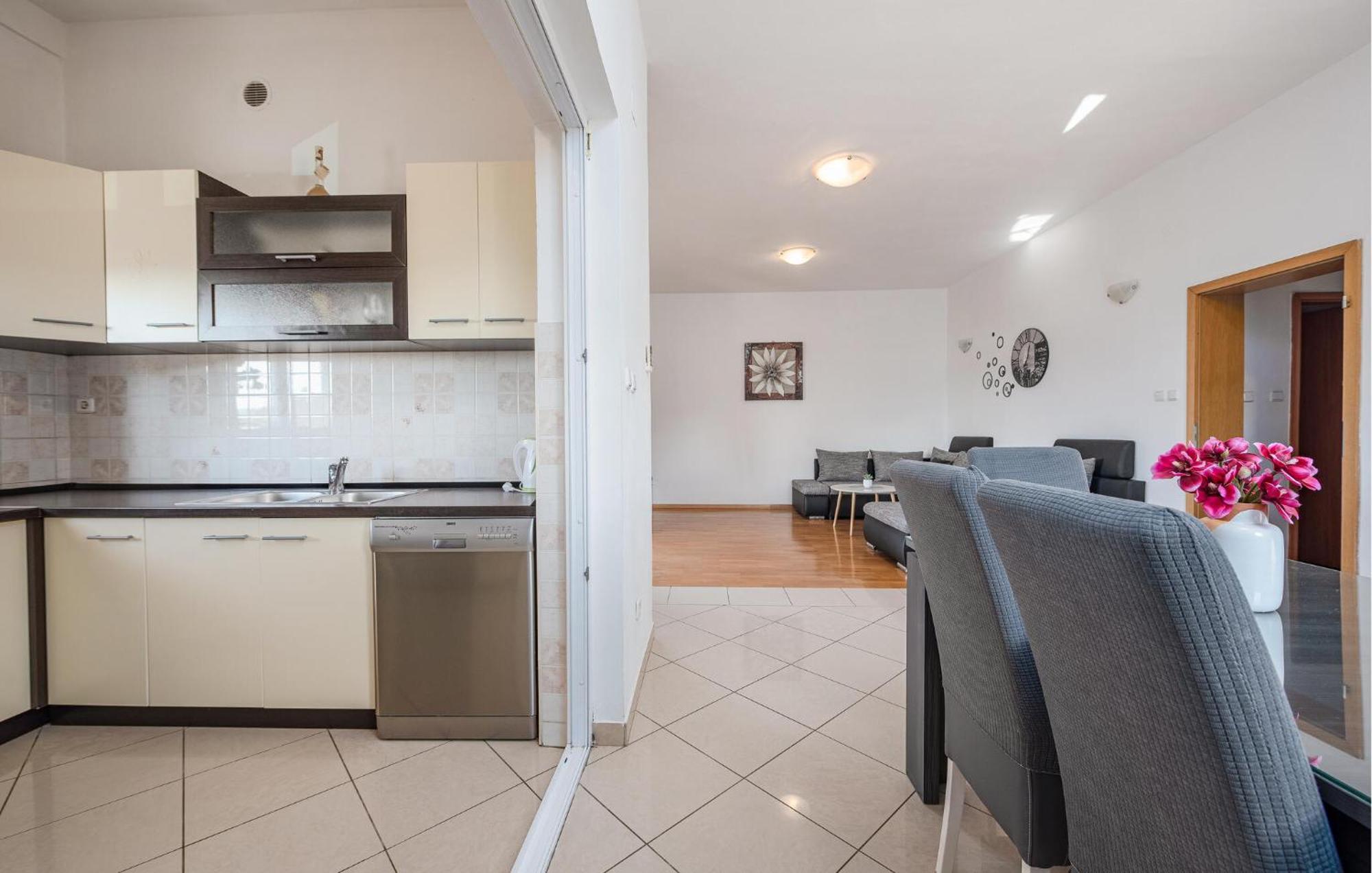 Beautiful Apartment In Maslenica With Kitchen Ngoại thất bức ảnh