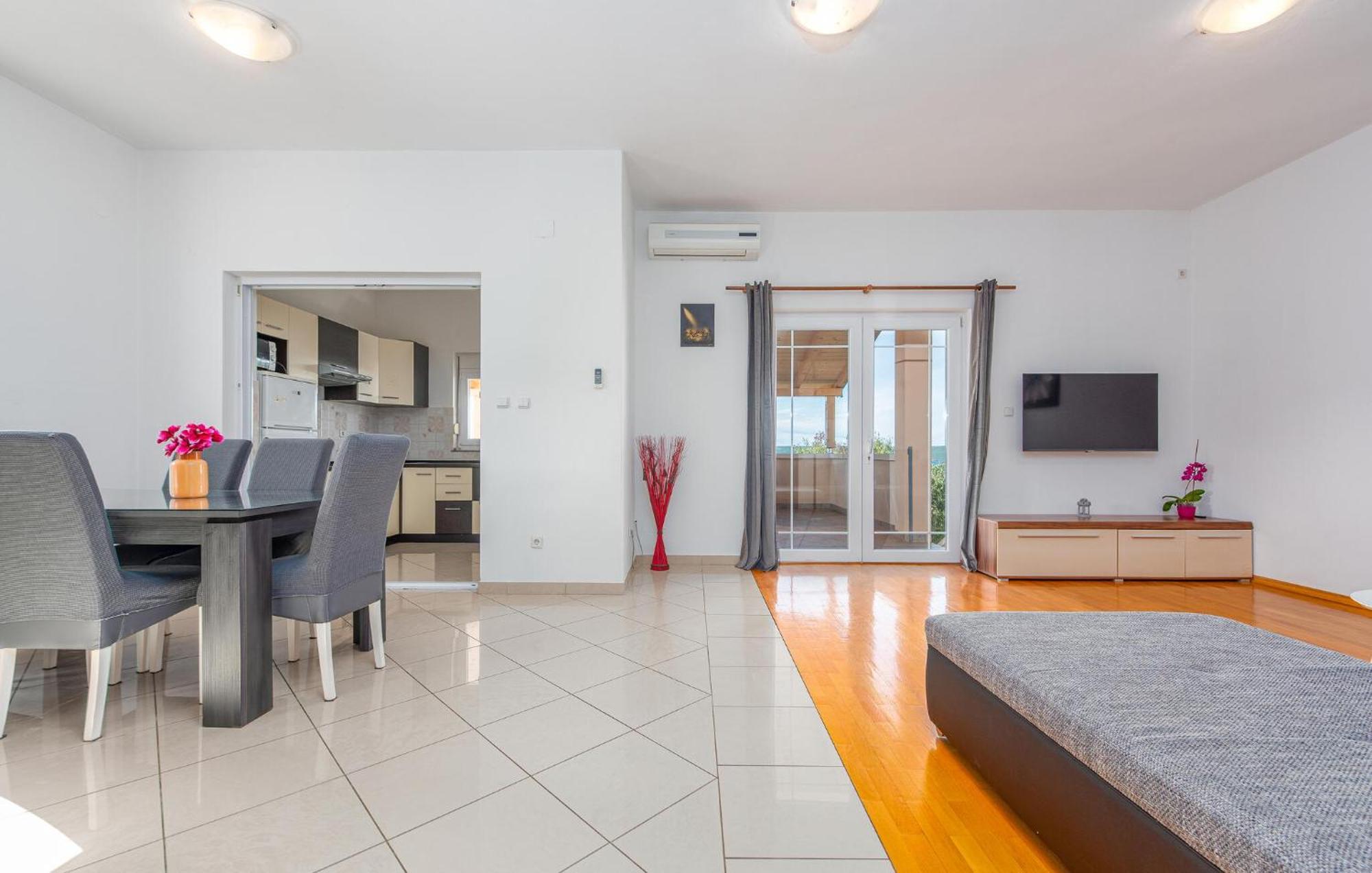 Beautiful Apartment In Maslenica With Kitchen Ngoại thất bức ảnh