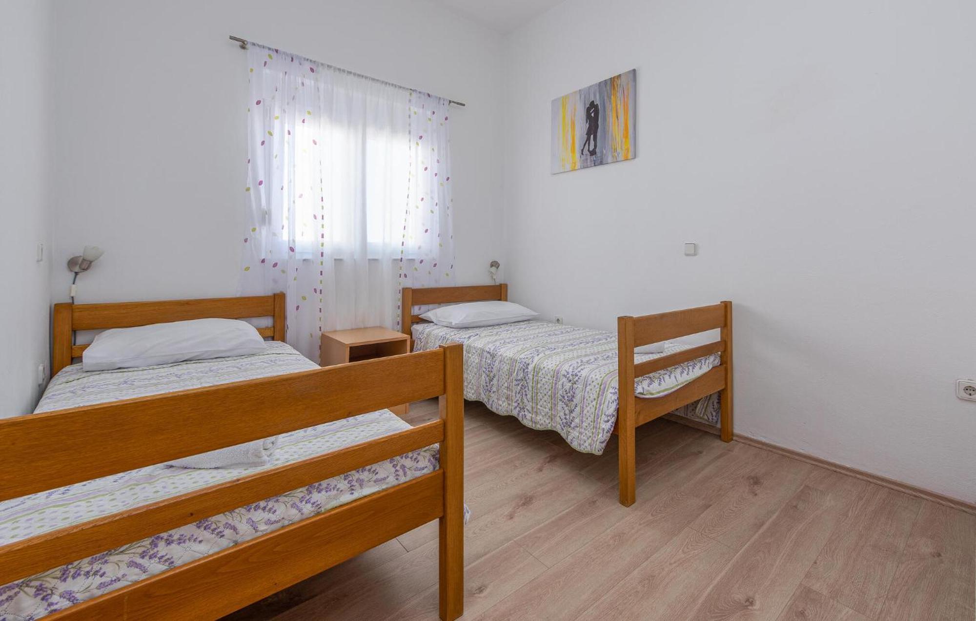 Beautiful Apartment In Maslenica With Kitchen Ngoại thất bức ảnh