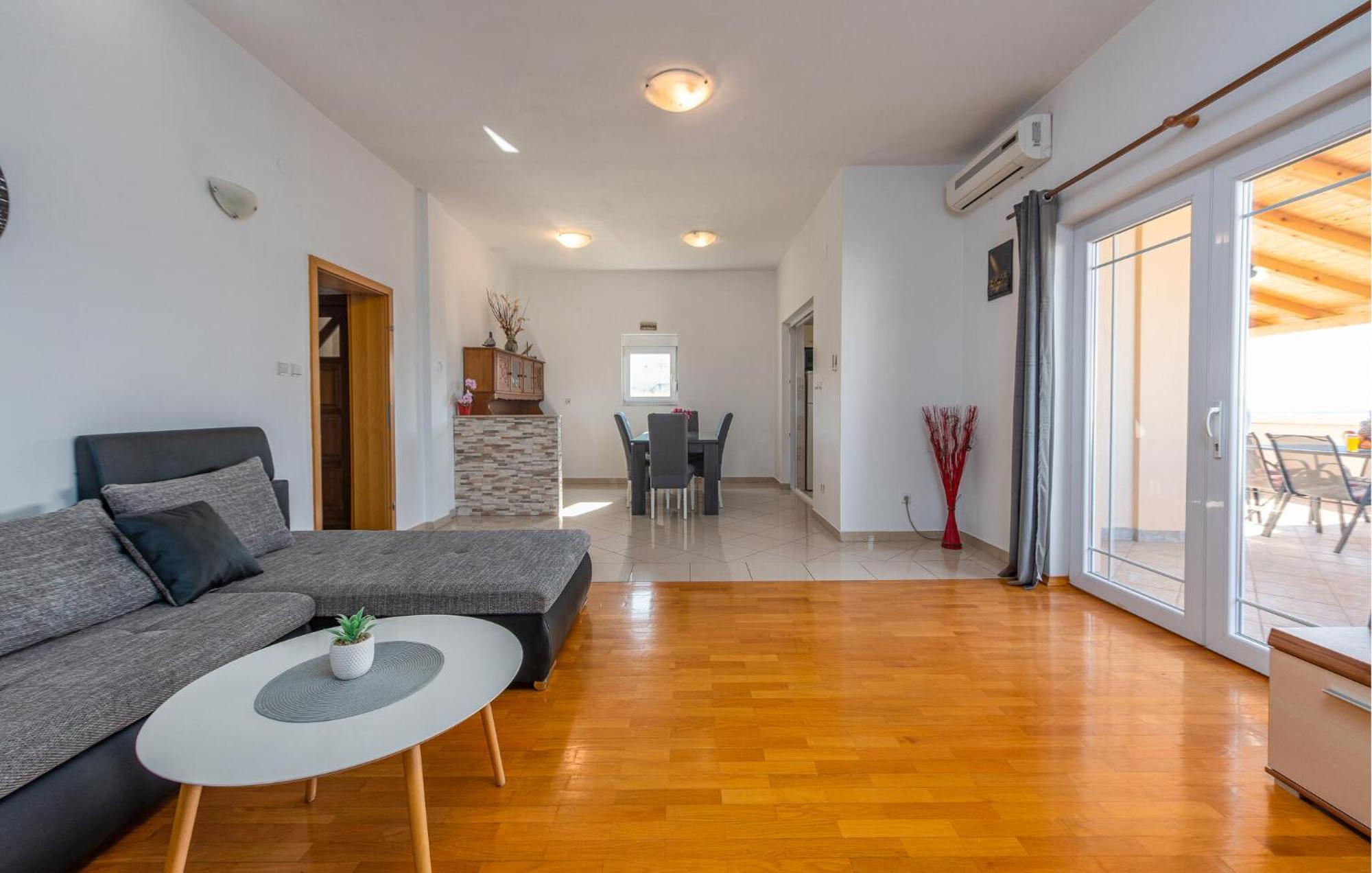 Beautiful Apartment In Maslenica With Kitchen Ngoại thất bức ảnh