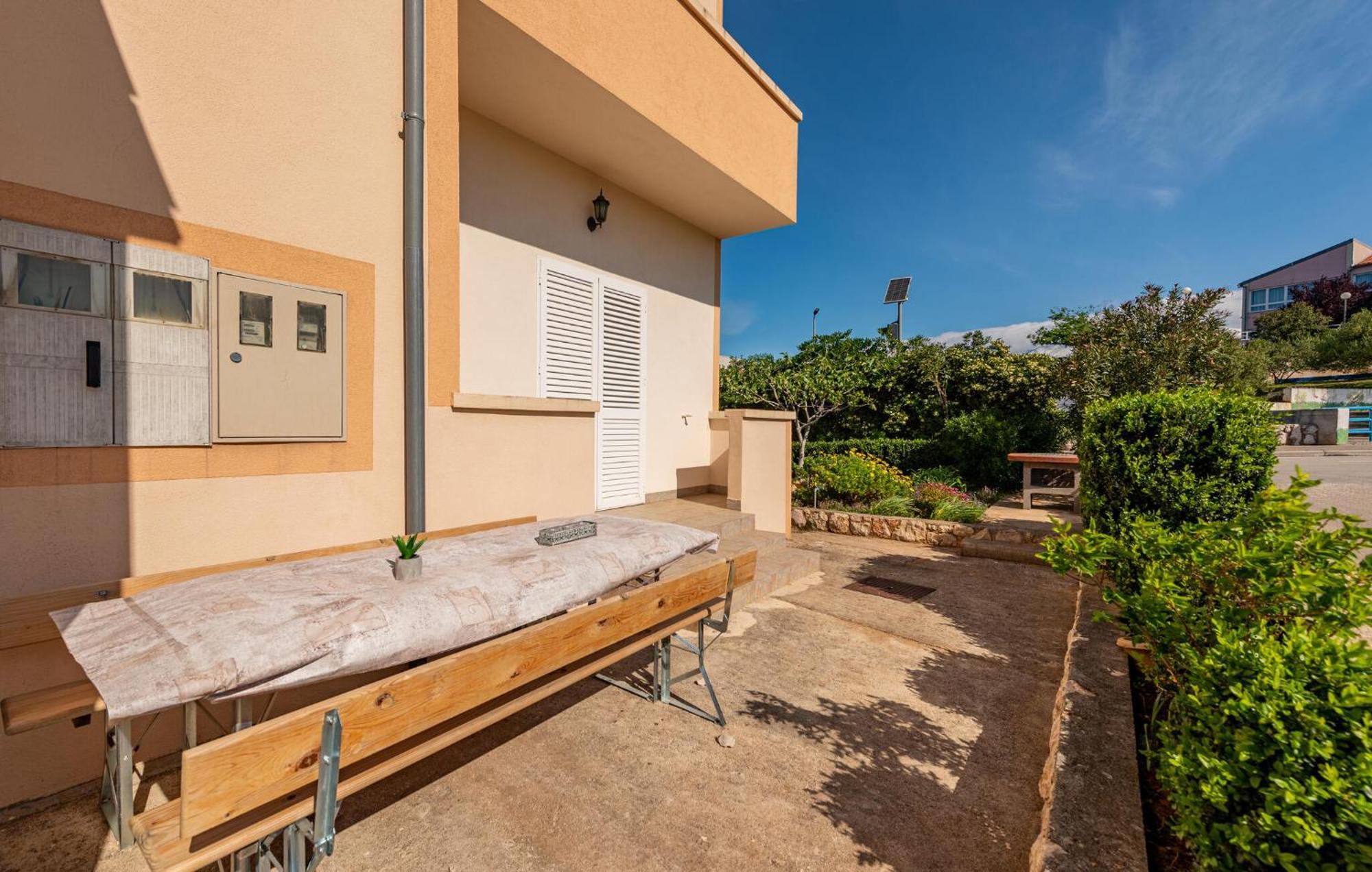 Beautiful Apartment In Maslenica With Kitchen Ngoại thất bức ảnh