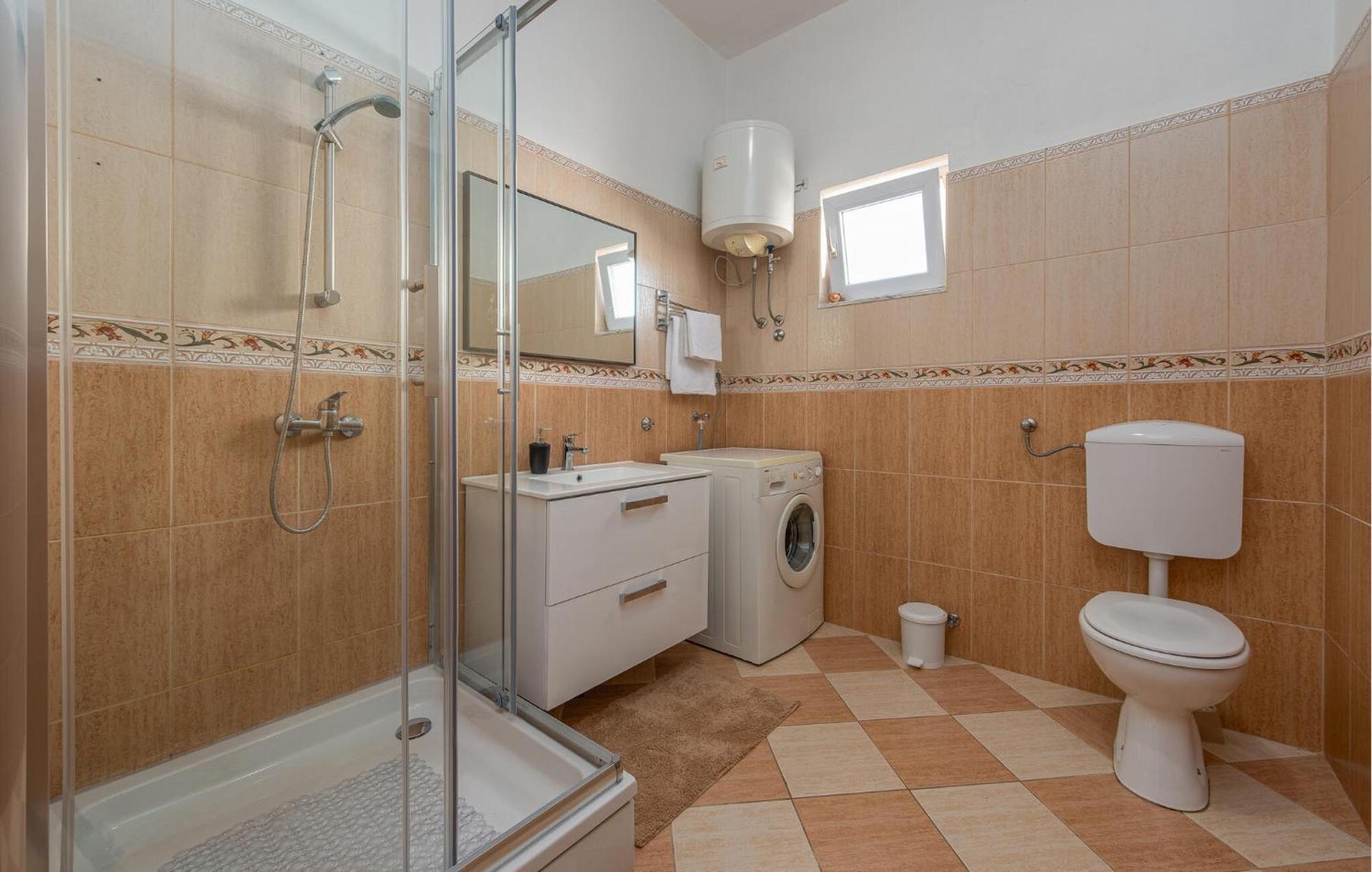Beautiful Apartment In Maslenica With Kitchen Ngoại thất bức ảnh