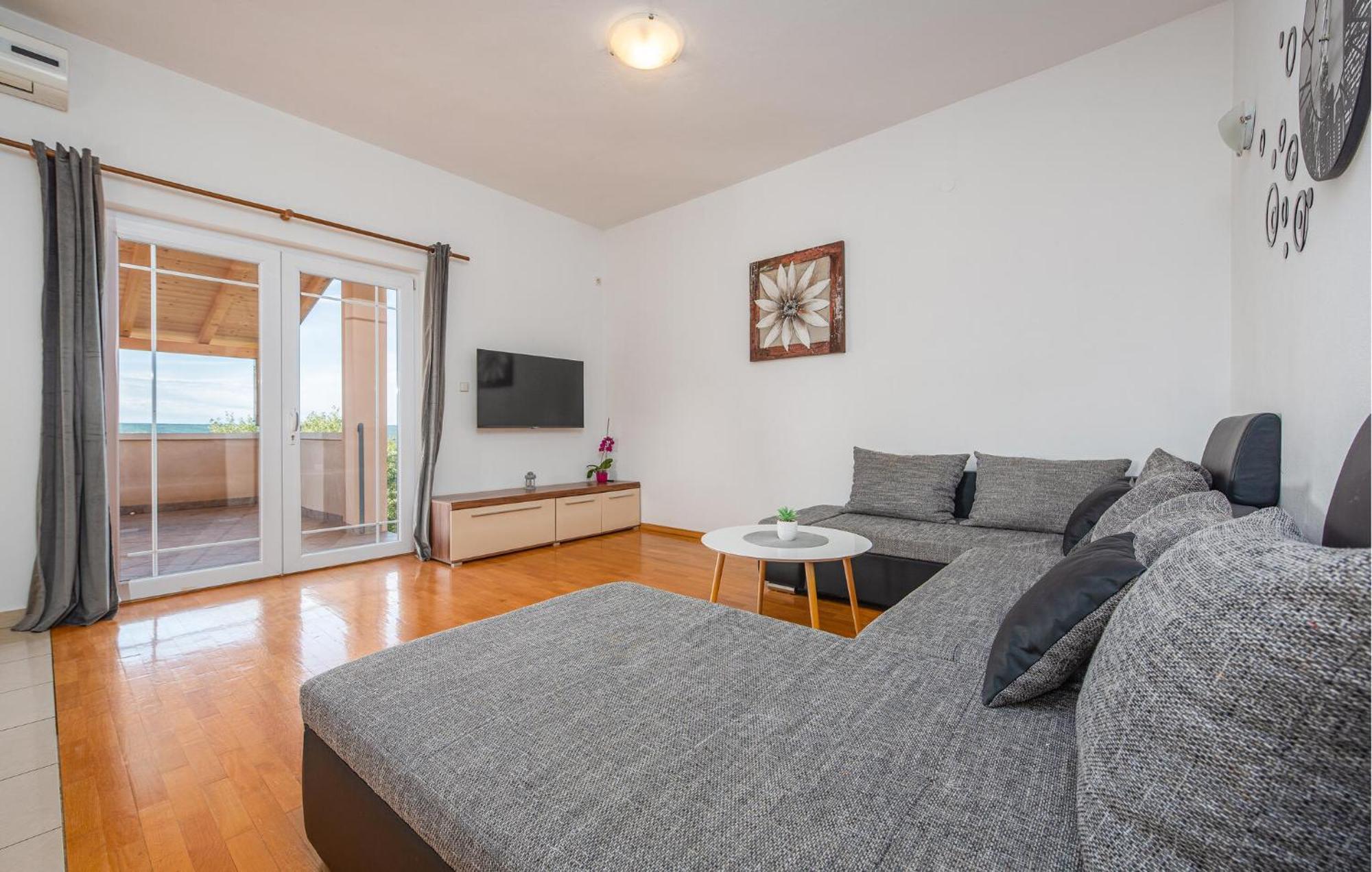 Beautiful Apartment In Maslenica With Kitchen Ngoại thất bức ảnh
